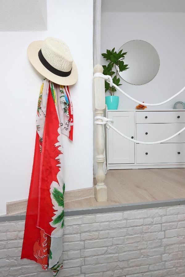 Sha La La - Charming, Unique Studio In A Historic Building Next To A Castle, Wifi, Smart Tv, Washer-Dryer 巴卡尔 外观 照片