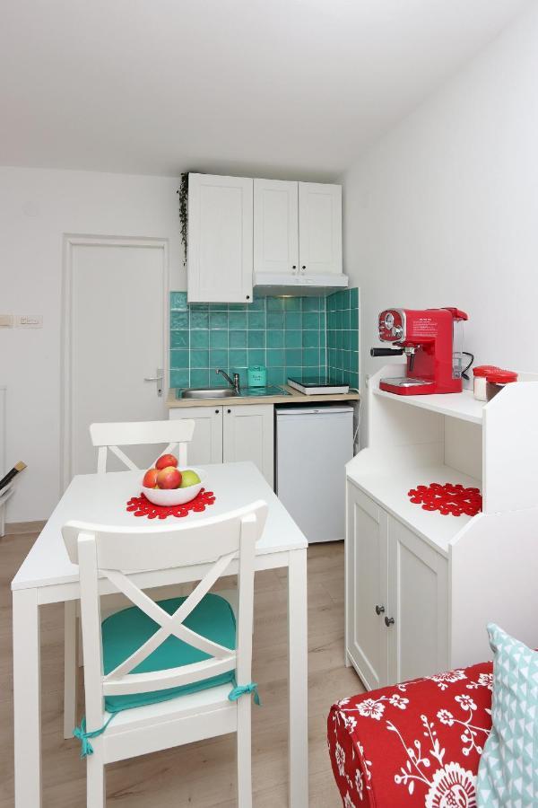 Sha La La - Charming, Unique Studio In A Historic Building Next To A Castle, Wifi, Smart Tv, Washer-Dryer 巴卡尔 外观 照片